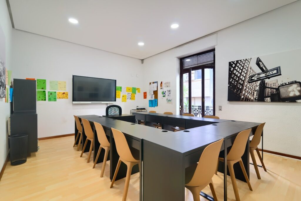 スペイン、バレンシアのスペイン語学校、route66の誰もいない教室