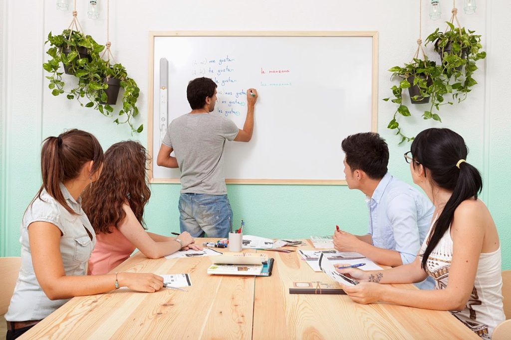 スペイン、バレンシアのスペイン語学校、AIL Valenciaの授業風景