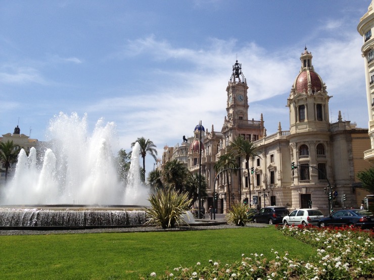 スペイン・バレンシアの市役所広場にある噴水