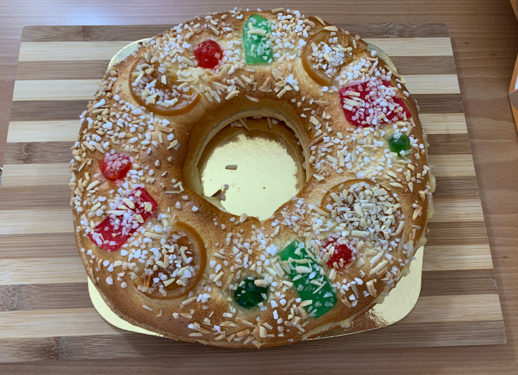 スペインのクリスマスケーキ、ロスコン・デ・レジェスまるごと
