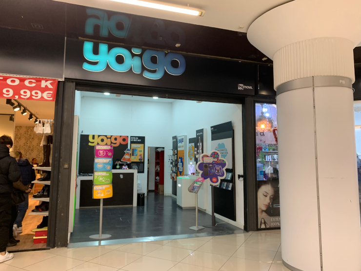 スペインの携帯・通信会社Yoigoの店舗
